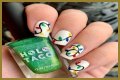 Can you paint Christmas lights with nail polish?